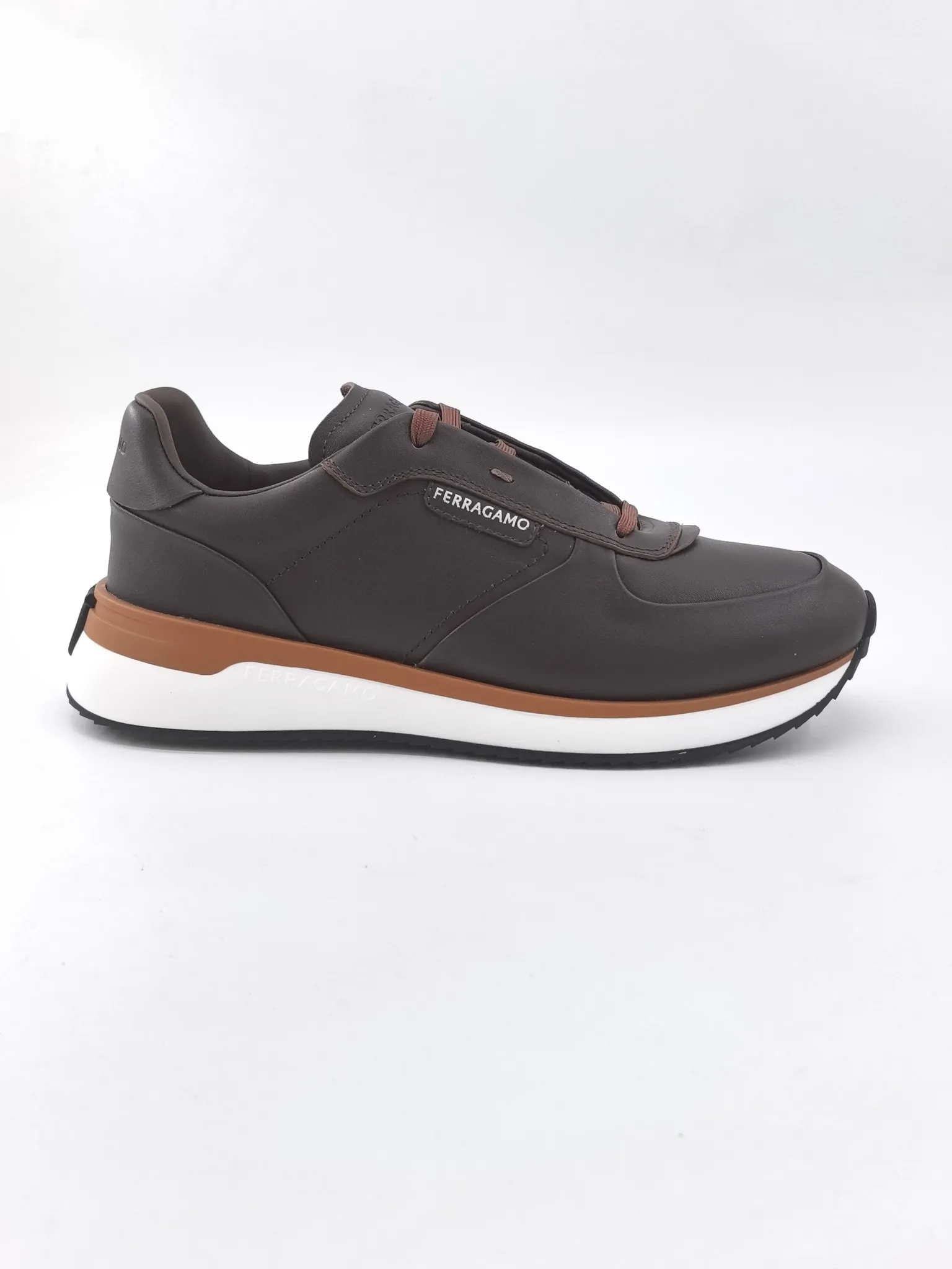 [Ferragam] Top P: 780💰 ▪️Size: 39-44 (38.45 custom-made) FERRAGAMO Ferragam 🔍Top purchasing agent 🇮🇹 Ferragam Street-charming casual shoe series, the counter sells the original configuration simultaneously, Italian imported cowhide fabric, high-quality splicing technology, imported water-dyed cow lining , soles: original foam outsole specially provided by the original factory, original factory follow-up goods, 🔍 high quality, can be entered and exited the counter at will, welcome to compare and synchronize with the counter.